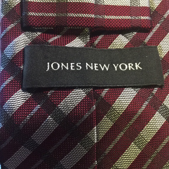 Jones New York - deep red, gray & black plaid 100% silk. Like New - Picture 5 of 8